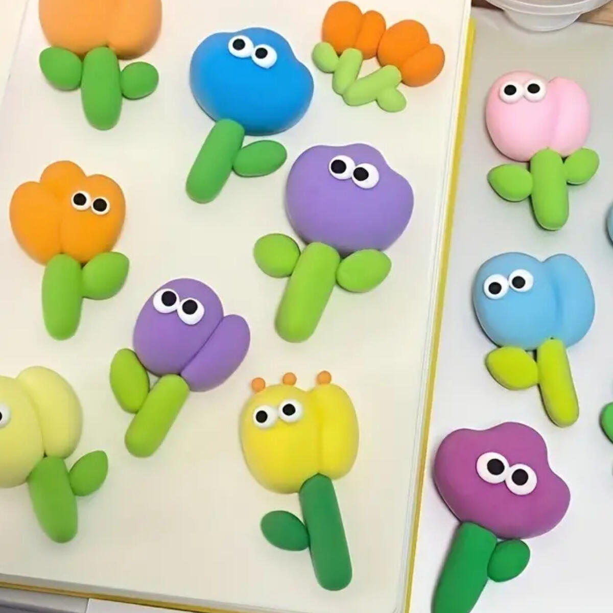 Masa en paquete x 12 colores c/esteca plastica