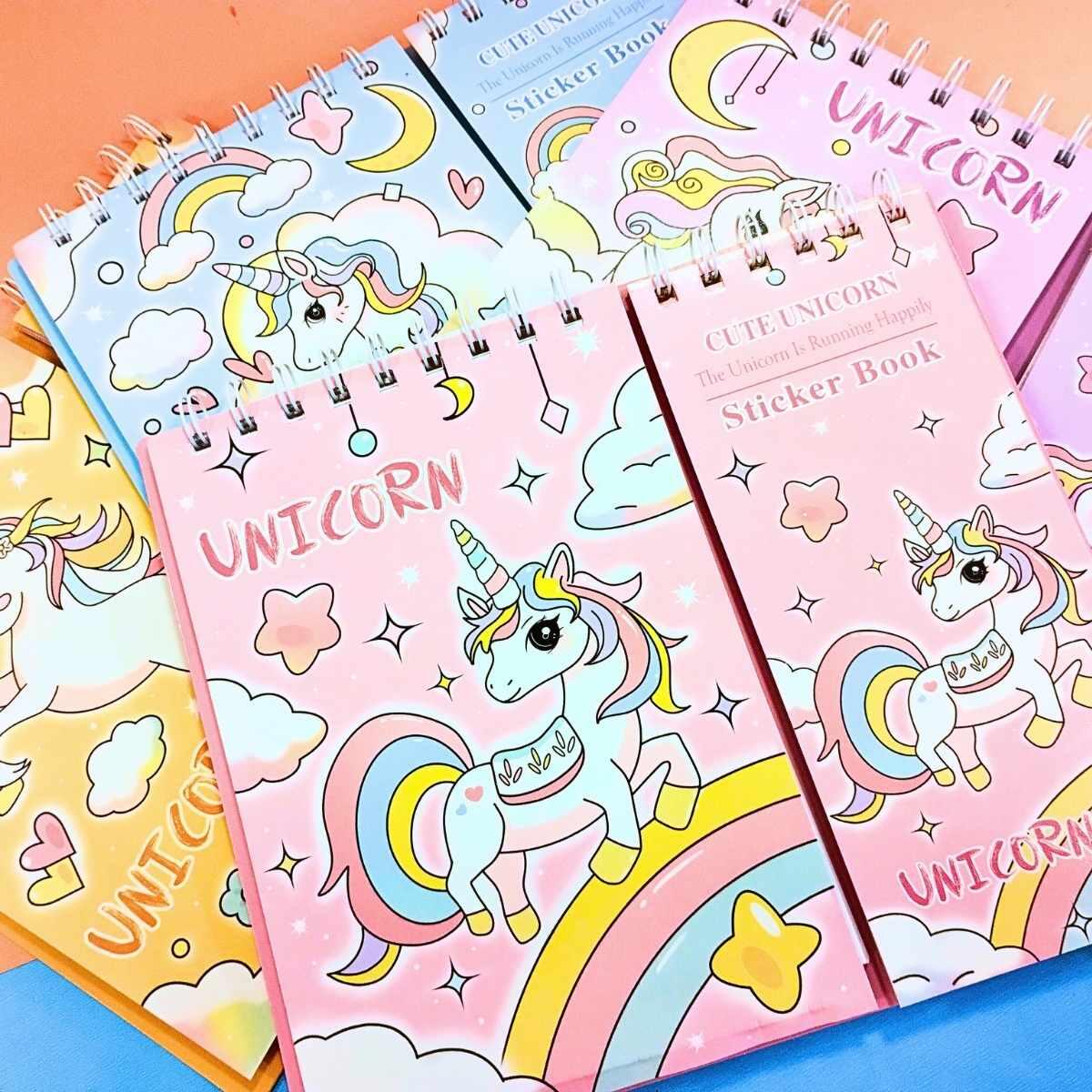 Libreta 60 hojas raya + 16 planchas sticker Unicornio 