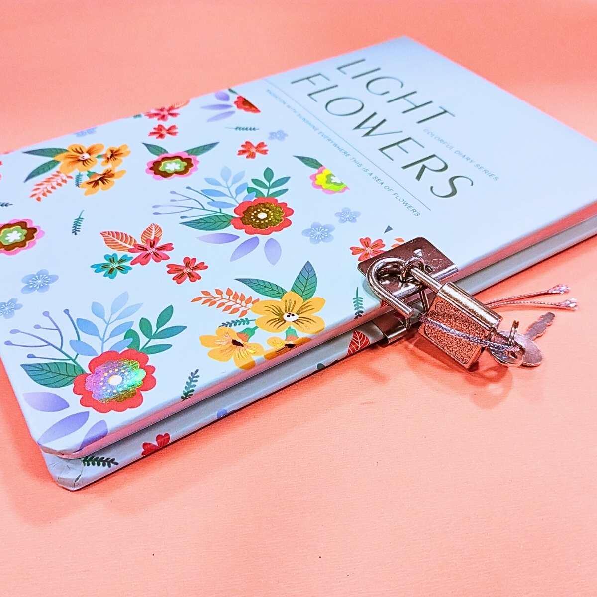 Diario B6 Ligth Flowers c/candado - 80 hojas rayadas