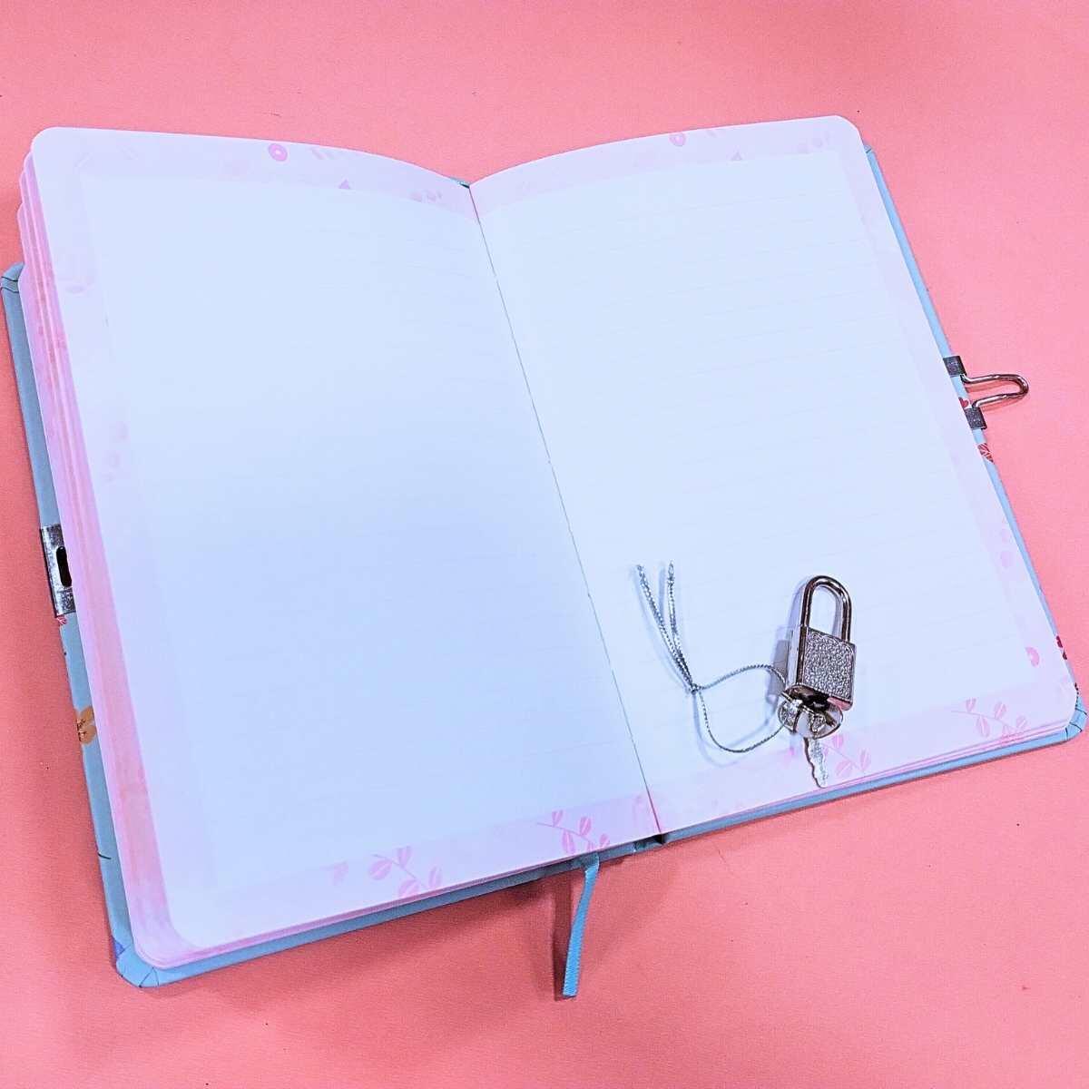 Diario B6 Ligth Flowers c/candado - 80 hojas rayadas