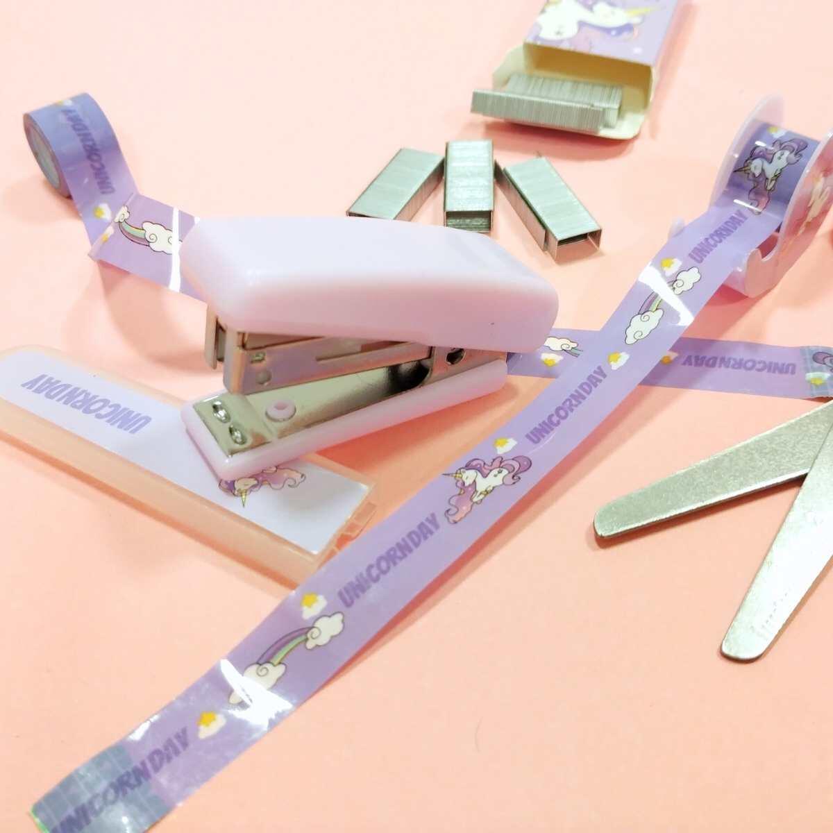 Set escolar Unicornio c/abrochadora,tijera,cinta y goma