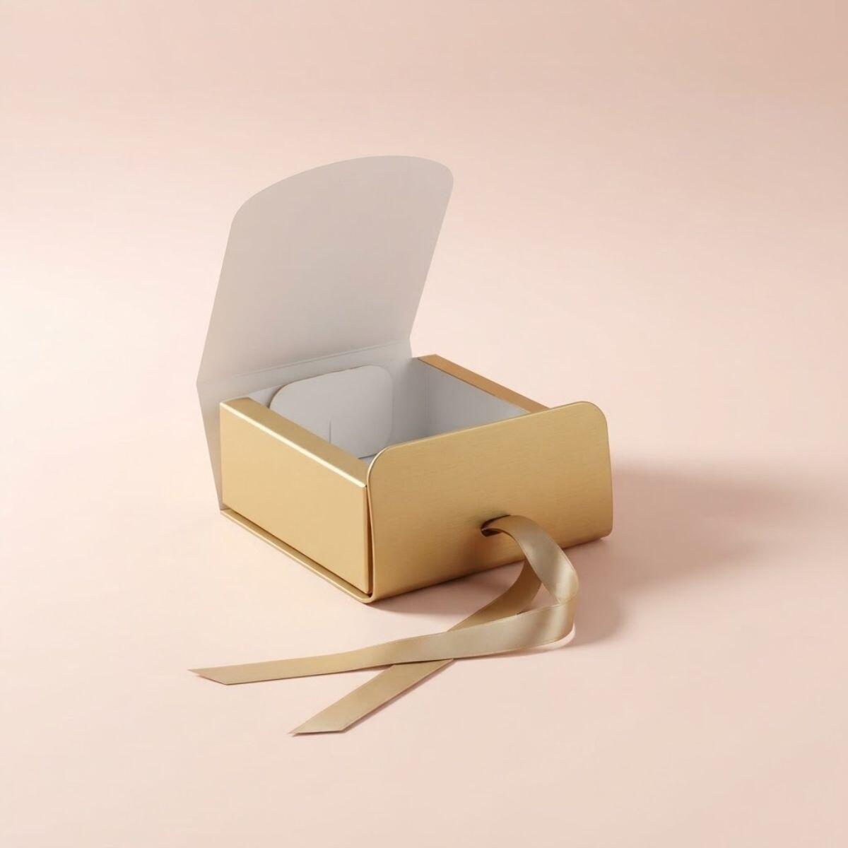 Caja de regalo chata c/moño 11,5x11,5x5cm